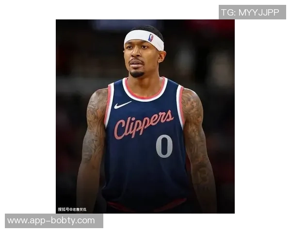 卢指导赞比尔对抗训练表现出色移动能力令人印象深刻