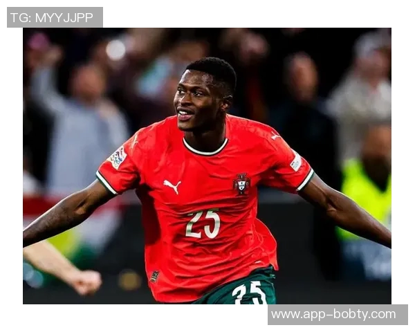 努诺门德斯任意球惊艳全场法甲官方称其为世界最佳左后卫