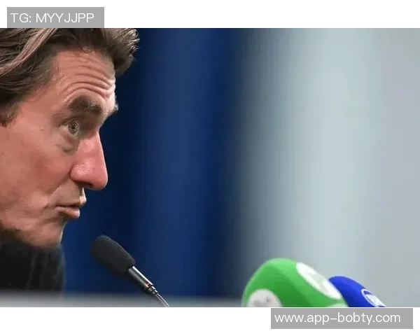 弗兰克盛赞西蒙斯表现出色并对特尔和库杜斯的进球感到欣喜 弗兰克盛赞西蒙斯表现出色并对特尔和库杜斯的进球感到欣喜