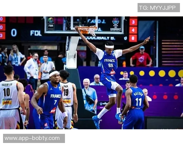 热火20号新星亚库乔尼斯表现出色送出10次助攻并贡献8分2断1帽