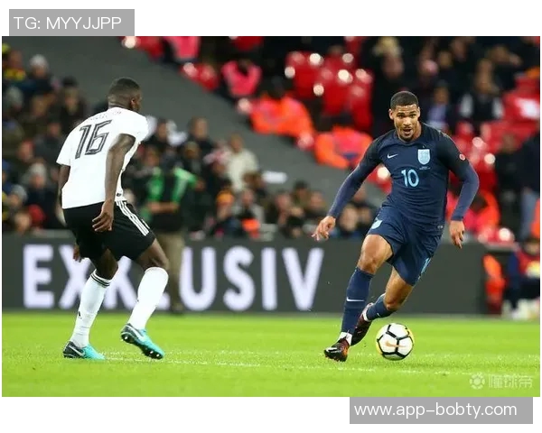 奇克重返英格兰国家队七年后获赠纪念帽子表达喜悦之情