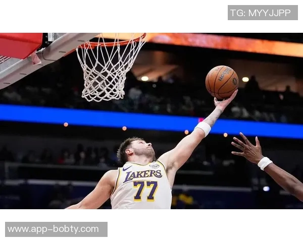 东里三分失准却逆转胜利夯夯维亚表现惊艳湖人三笔引援成就巨大成功